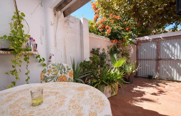 Chalet adosado en calle Geraneos, 1