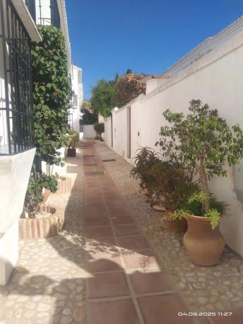 Chalet adosado en calle Geraneos