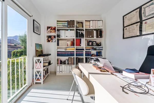 Chalet pareado en avenida del Higuerón