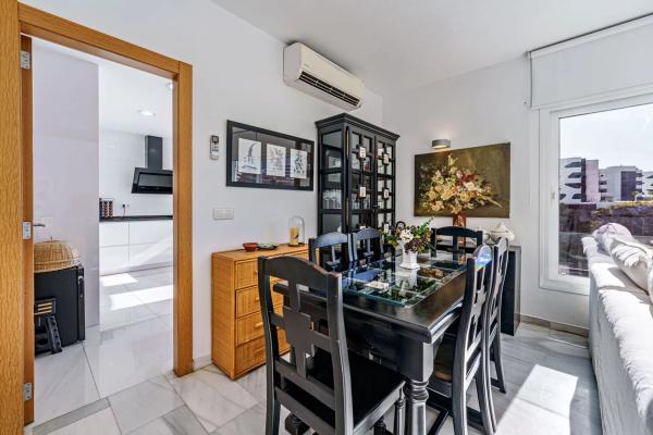 Chalet pareado en avenida del Higuerón