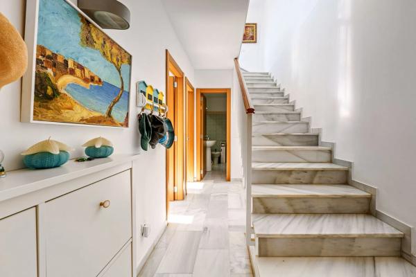 Chalet pareado en avenida del Higuerón