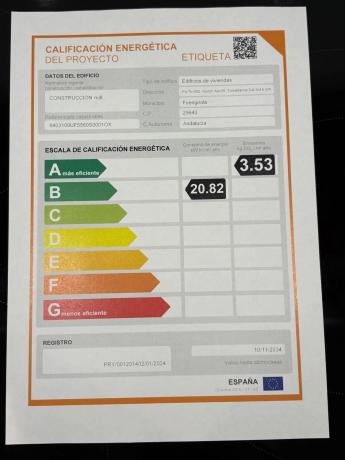 Piso en avenida Fuengirola, 9