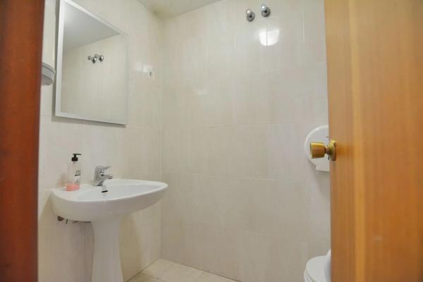 Piso en avenida Condes de San Isidro, 37