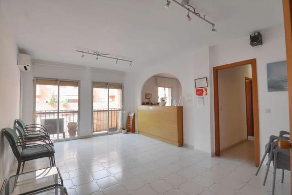 Piso en avenida Condes de San Isidro, 37