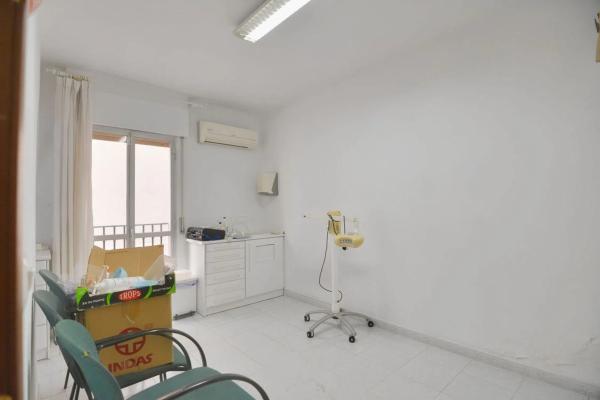 Piso en avenida Condes de San Isidro, 37