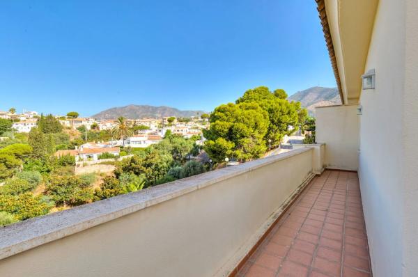Chalet adosado en calle Tucán