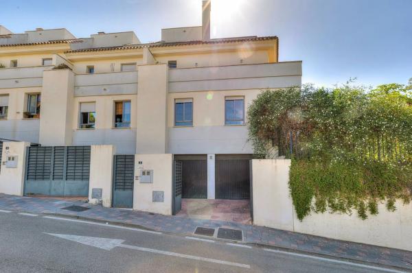 Chalet adosado en calle Tucán