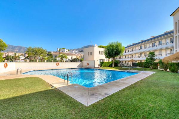 Chalet adosado en calle Tucán