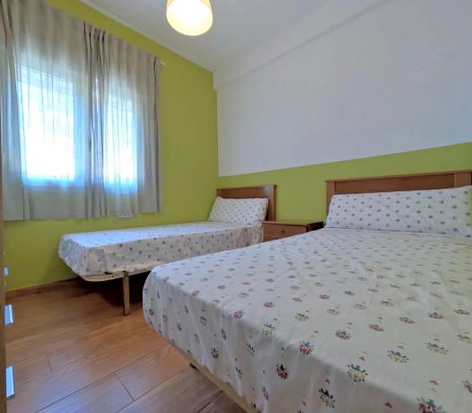 Piso en calle Virgen del Rocío, 1