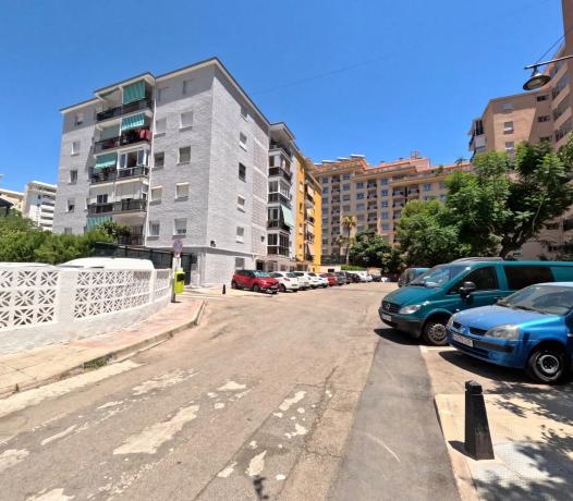 Piso en calle Virgen del Rocío, 1