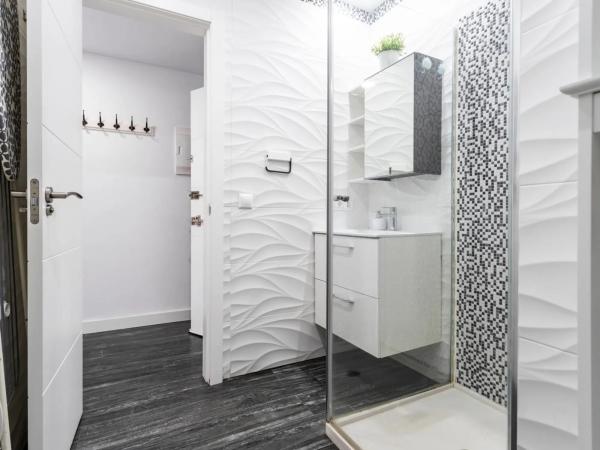 Estudio en calle Martínez Catena, 6