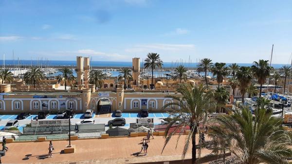 Estudio en calle Martínez Catena, 6