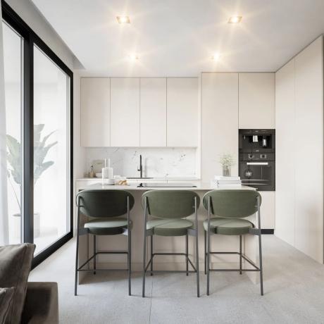 Piso en avenida Santa Amalia, 10