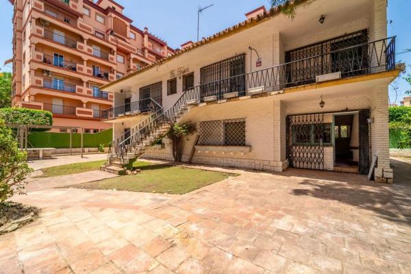 Casa independiente en calle Víctor de la Serna, 6 -8