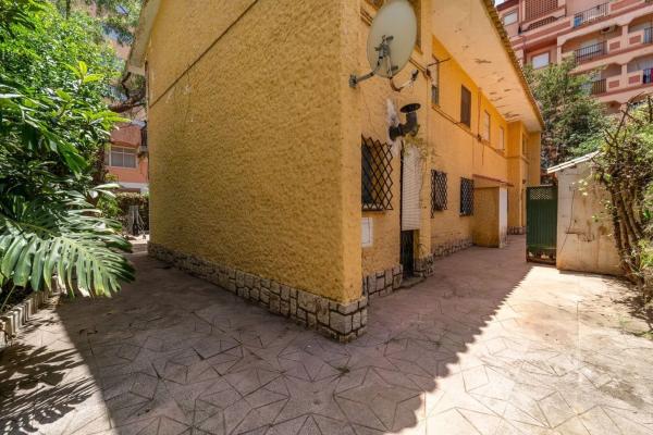 Casa independiente en calle Víctor de la Serna, 6 -8