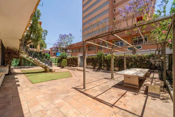 Casa independiente en calle Víctor de la Serna, 6 -8