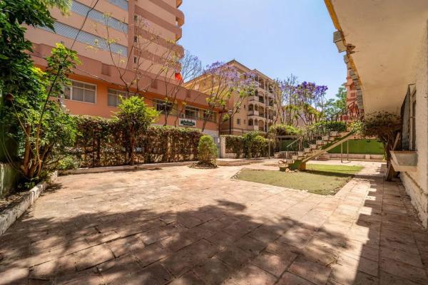 Casa independiente en calle Víctor de la Serna, 6 -8