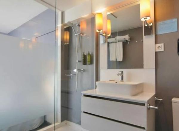 Estudio en paseo marítimo, 32