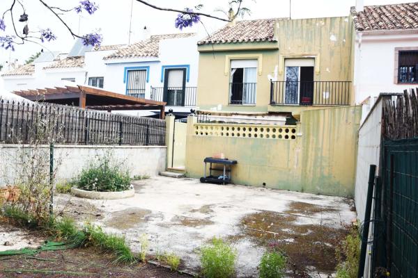 Chalet adosado en calle Monaguillo