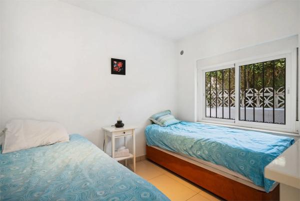 Casa independiente en calle Vélez Málaga