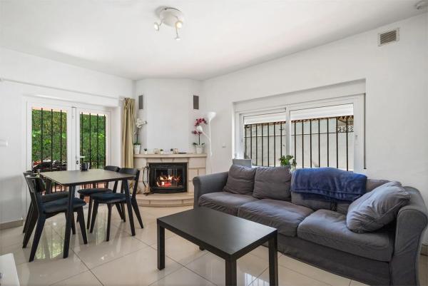 Casa independiente en calle Vélez Málaga