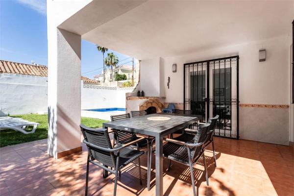 Casa independiente en calle Vélez Málaga