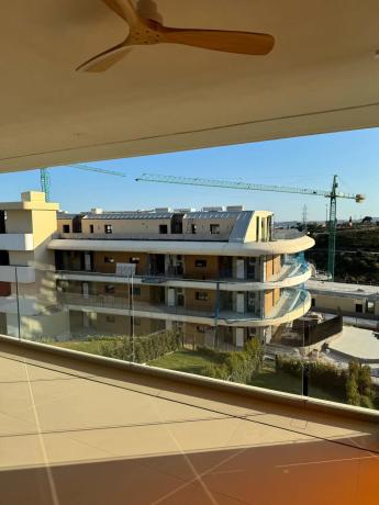 Piso en avenida Fuengirola, 3