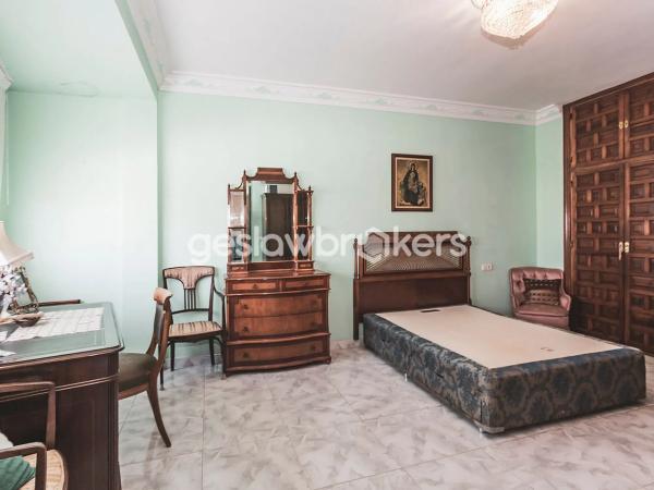 Piso en avenida Juan Gómez Juanito, 21