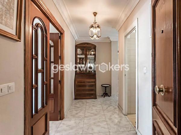 Piso en avenida Juan Gómez Juanito, 21