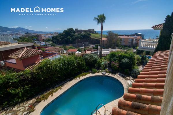 Casa independiente en calle Cipreses