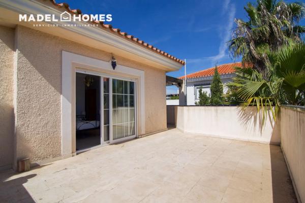 Casa independiente en calle Cipreses