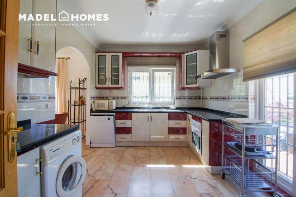 Casa independiente en calle Cipreses