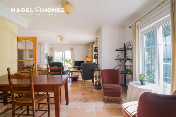 Casa independiente en calle Cipreses