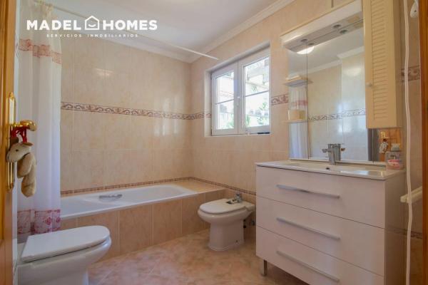 Casa independiente en calle Cipreses