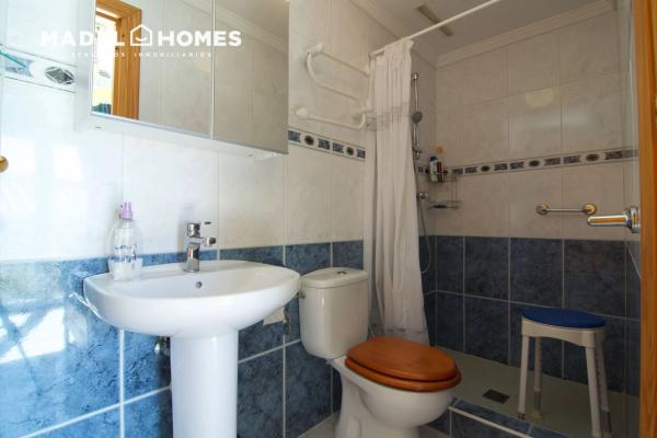 Casa independiente en calle Cipreses