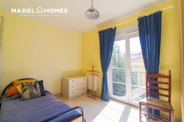 Casa independiente en calle Cipreses