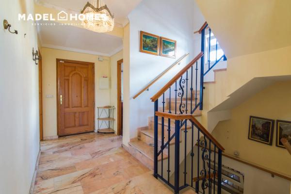 Casa independiente en calle Cipreses