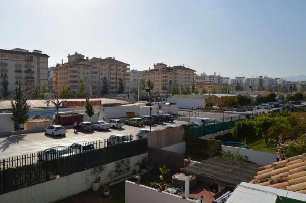 Chalet adosado en calle Monaguillo