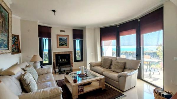 Chalet pareado en calle Castaño