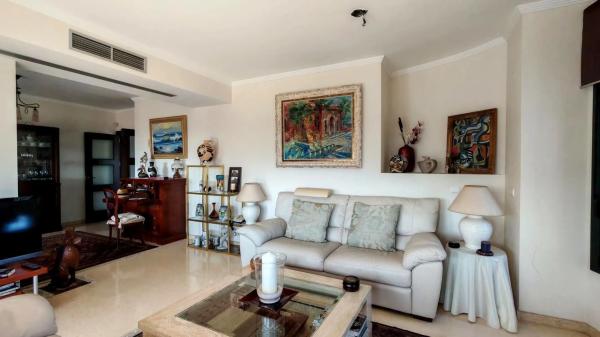 Chalet pareado en calle Castaño