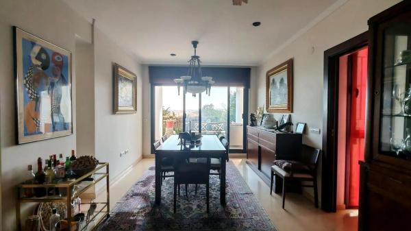 Chalet pareado en calle Castaño