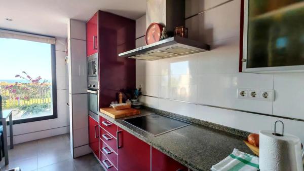 Chalet pareado en calle Castaño