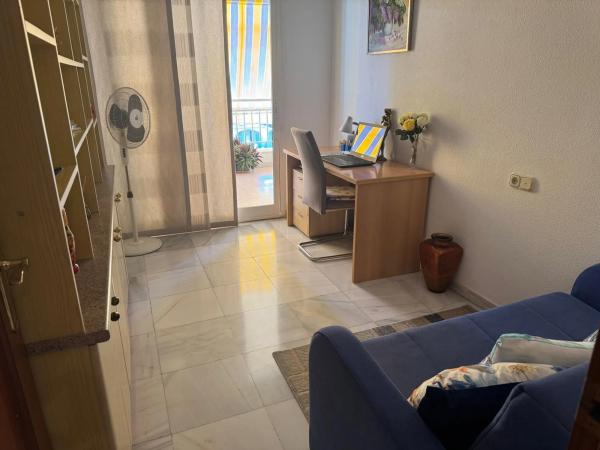 Piso en avenida de Las Salinas