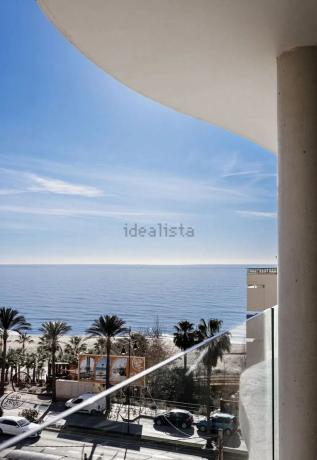 Piso en avenida Carvajal