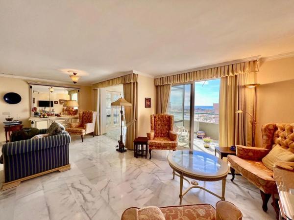 Ático en calle Hernán Cortés