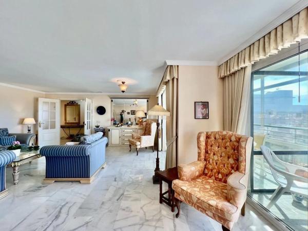 Ático en calle Hernán Cortés