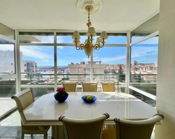 Ático en calle Hernán Cortés