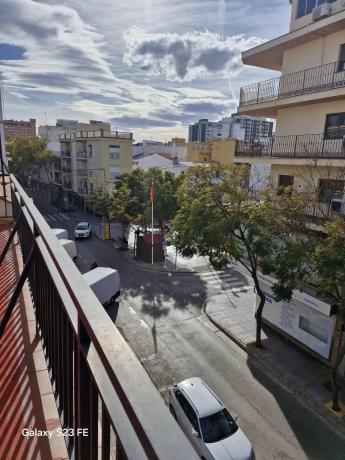 Piso en avenida de los Boliches