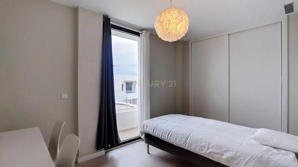 Chalet adosado en calle Encinas, 7