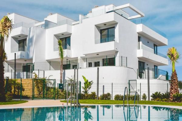 Chalet adosado en calle Encinas, 7